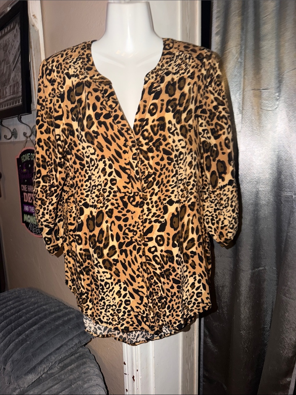 Leopard Print Women's Blouse - Tan & Black like new New Directions high low MED